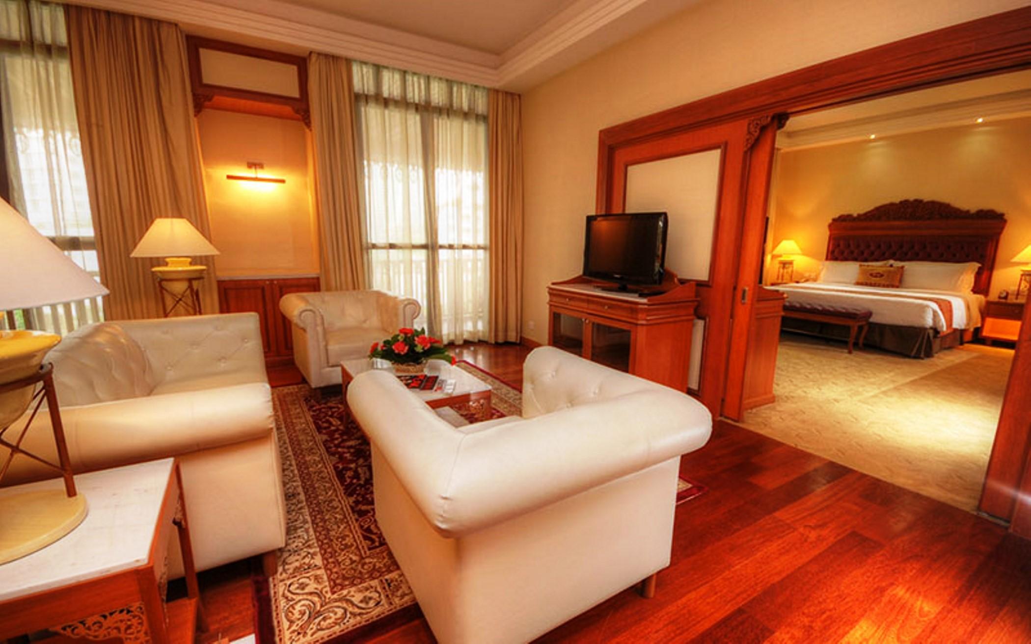 Royale Chulan Kuala Lumpur Hotel Екстериор снимка Suite room