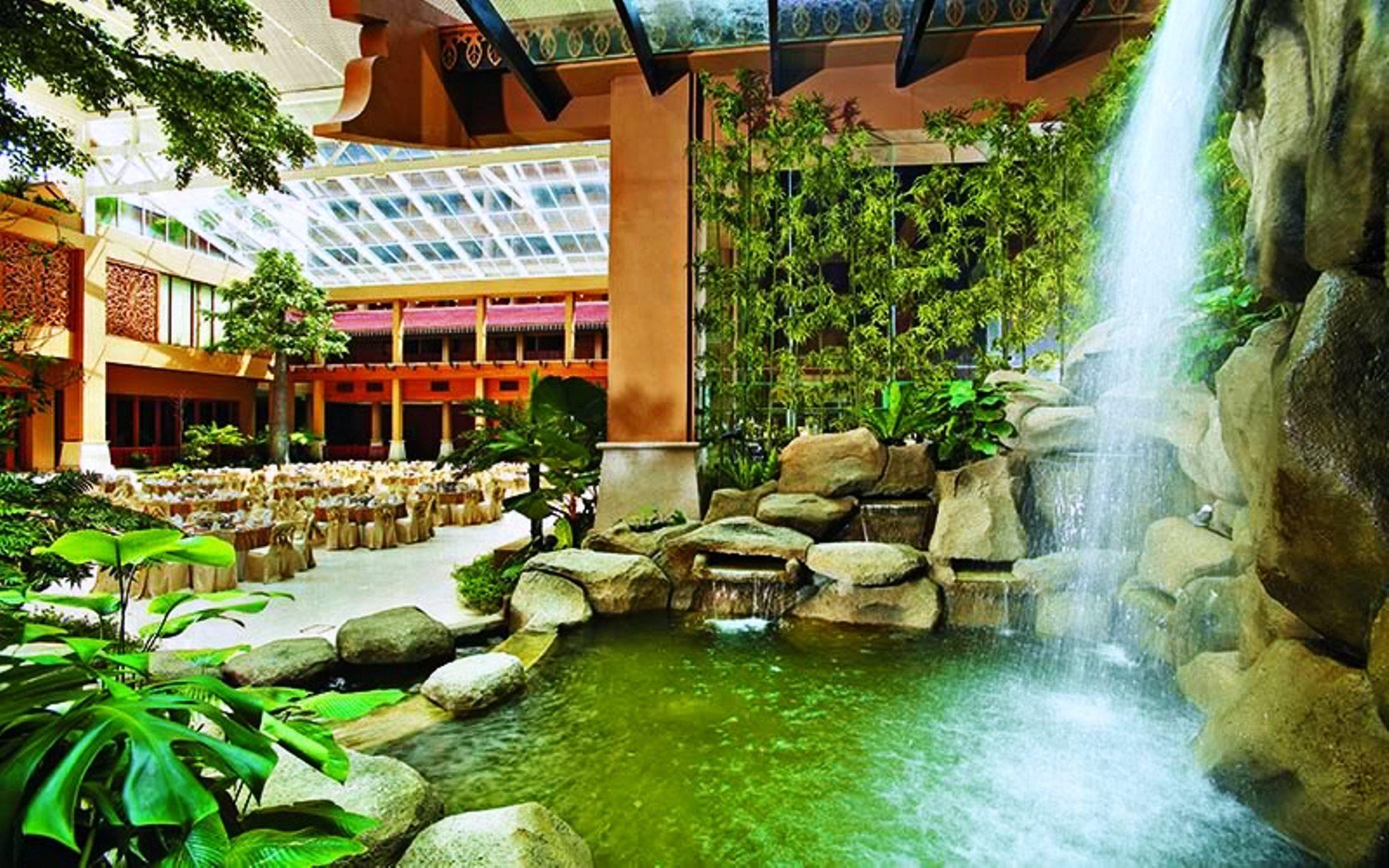 Royale Chulan Kuala Lumpur Hotel Екстериор снимка The Falls