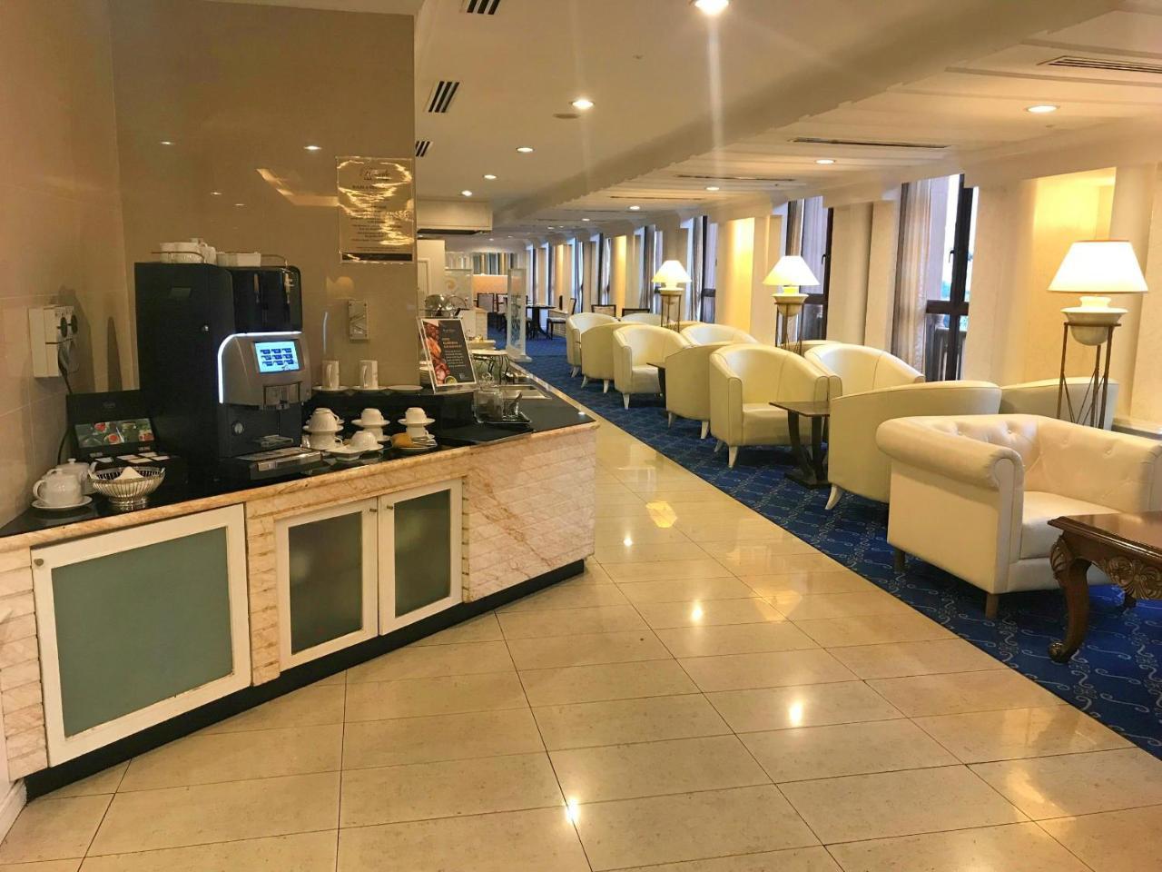 Royale Chulan Kuala Lumpur Hotel Екстериор снимка The lounge at the airport