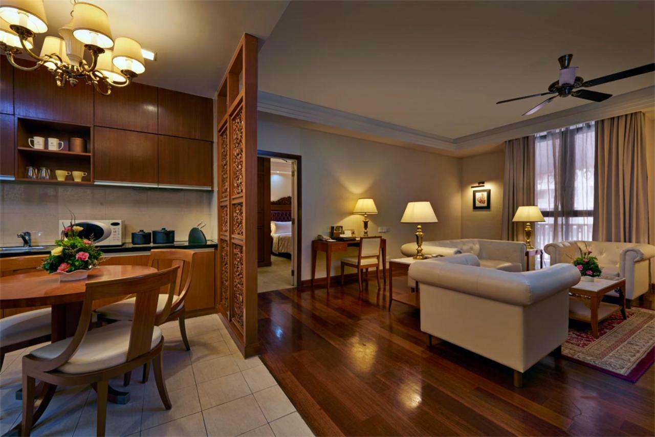 Royale Chulan Kuala Lumpur Hotel Екстериор снимка A typical apartment at The Residence