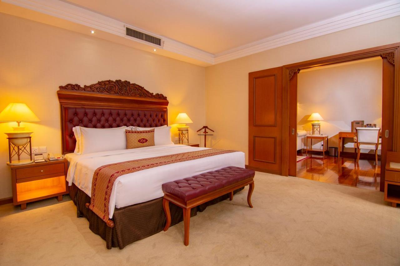 Royale Chulan Kuala Lumpur Hotel Екстериор снимка Suite