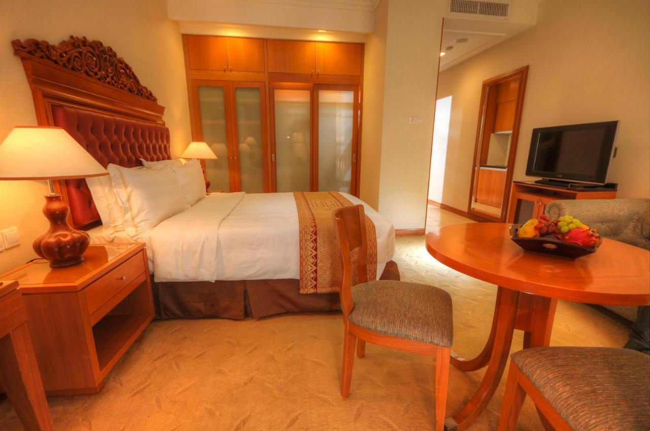 Royale Chulan Kuala Lumpur Hotel Екстериор снимка A room at the hotel